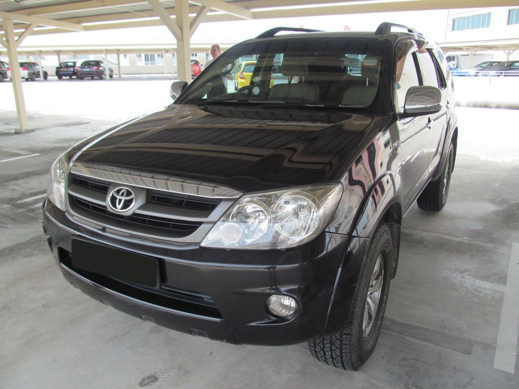 Toyota Fortuner 2.7A