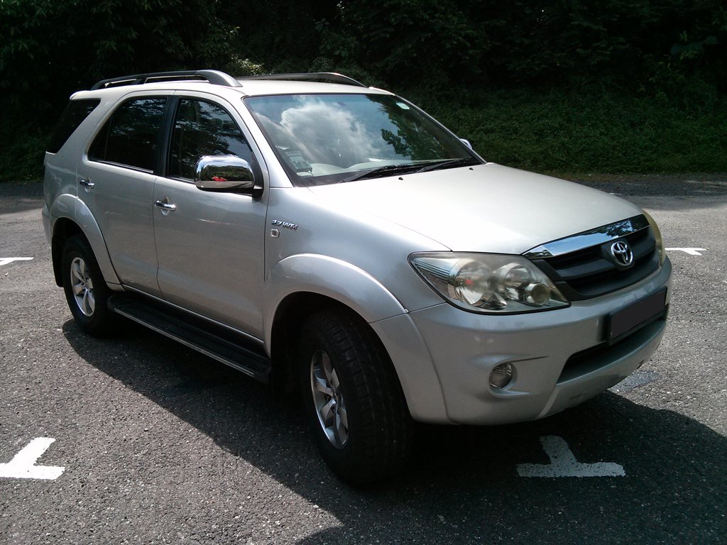 Toyota Fortuner 2.7A