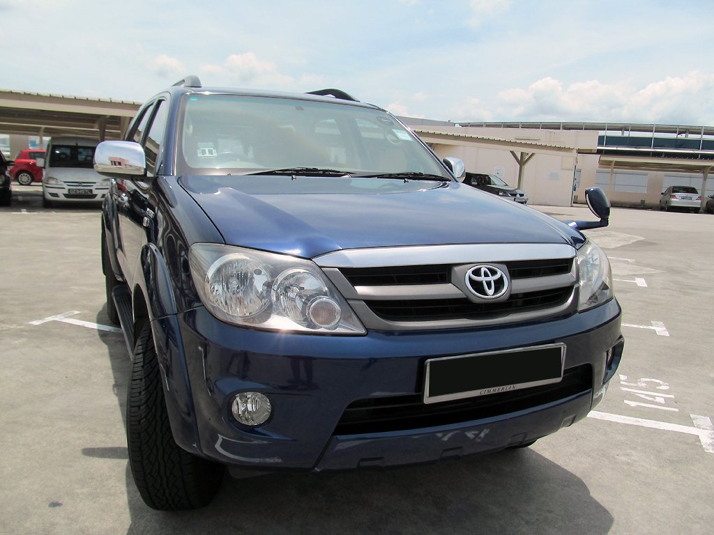 Toyota Fortuner 2.7A