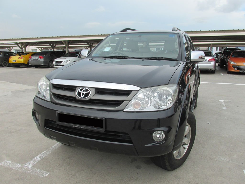 Toyota Fortuner 2.7A