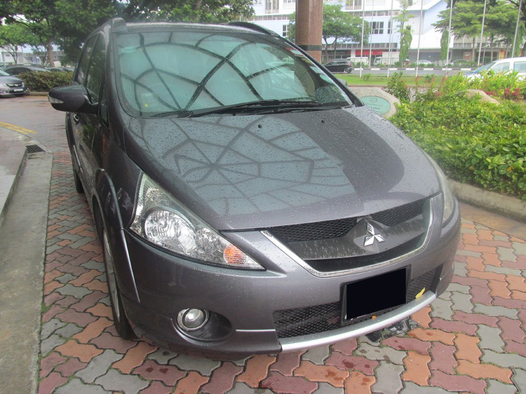 Mitsubishi Grandis 2.4A Sports-Gear