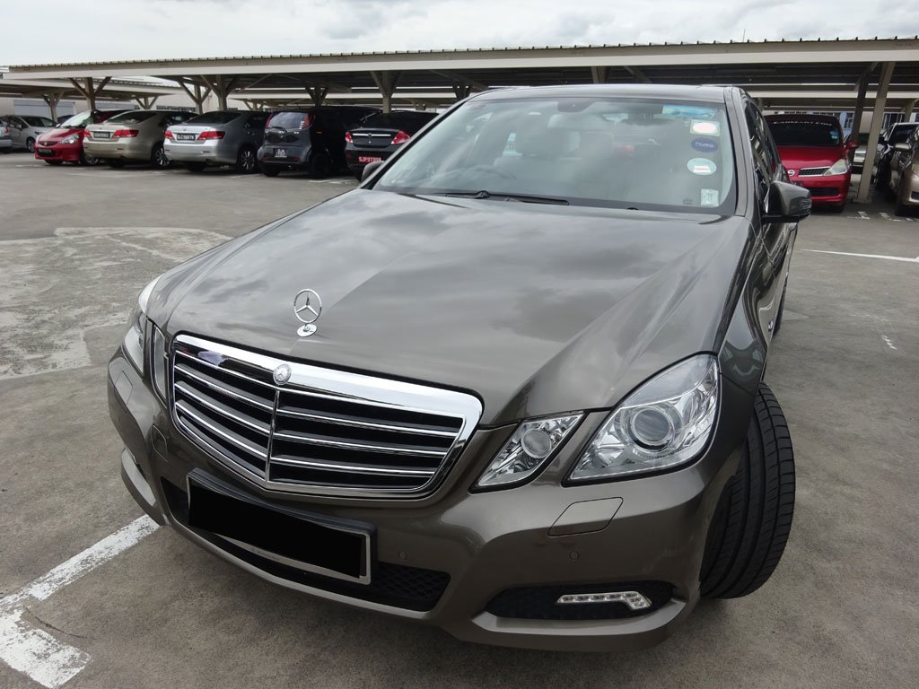 Mercedes Benz E250 CGI A