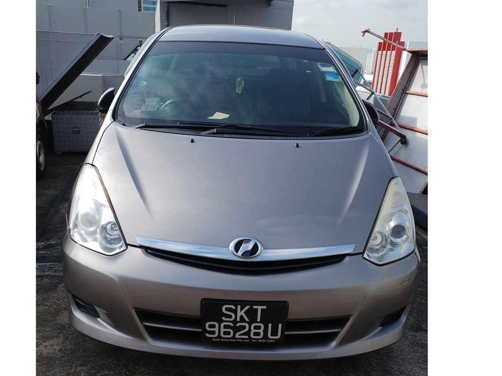 Toyota Wish 1.8A (COE till 12/20)