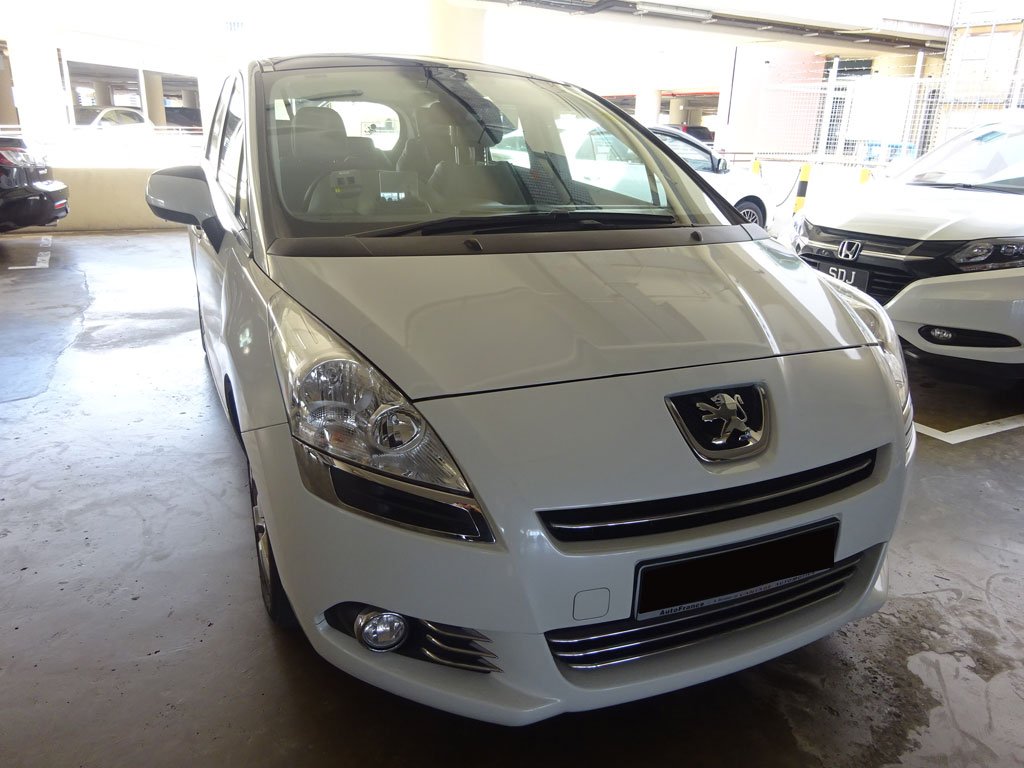 Peugeot 5008 1.6A Turbo Luxury