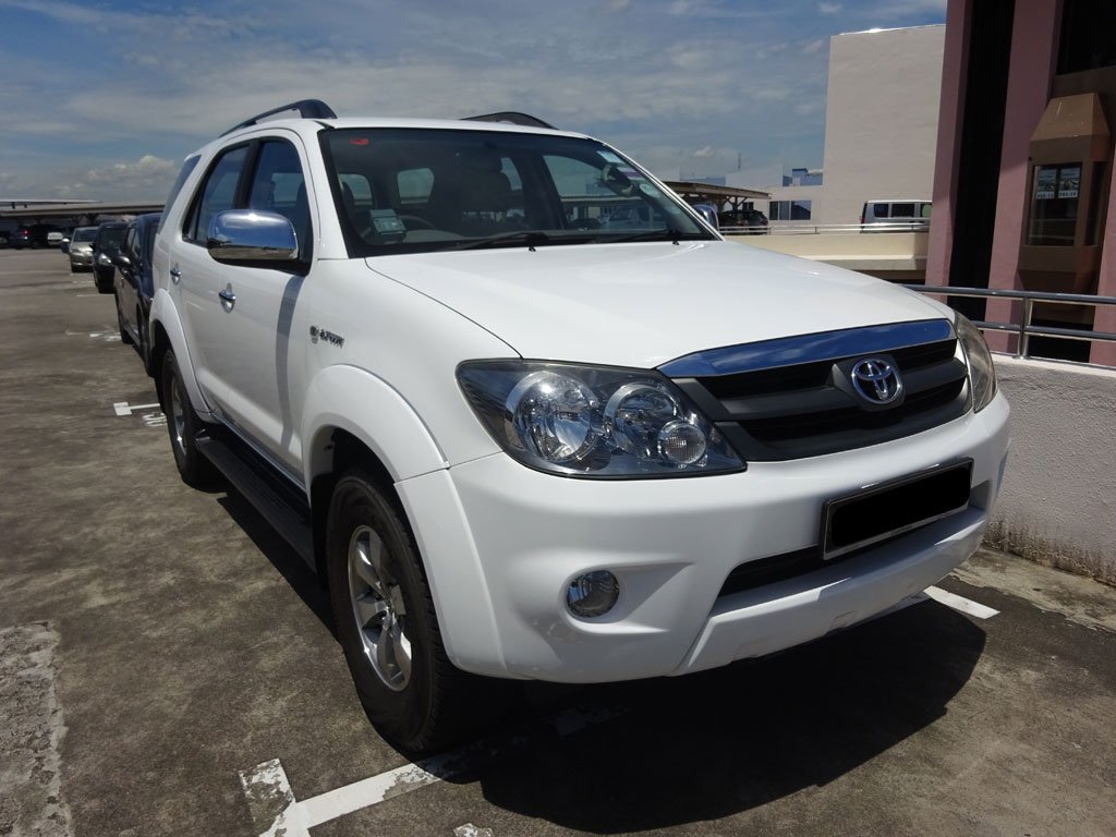 Toyota Fortuner 2.7A