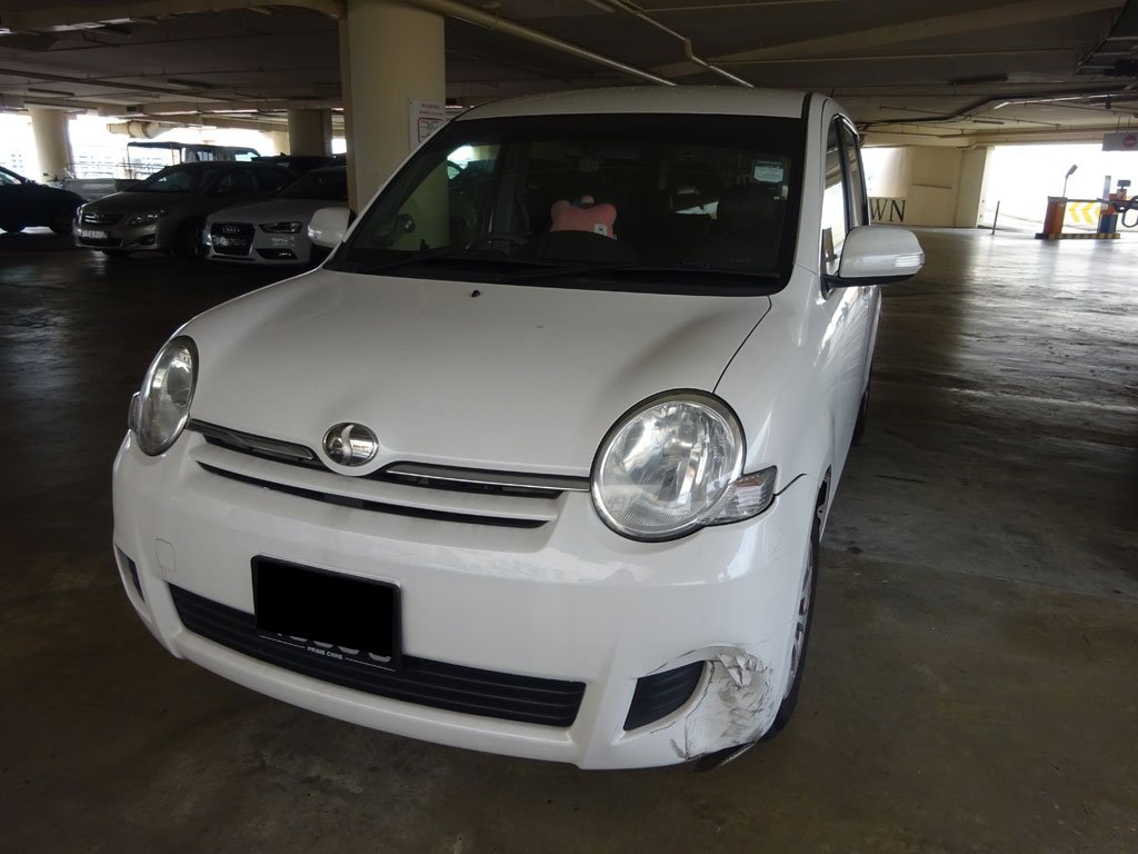 Toyota Sienta 1.5A X Limited