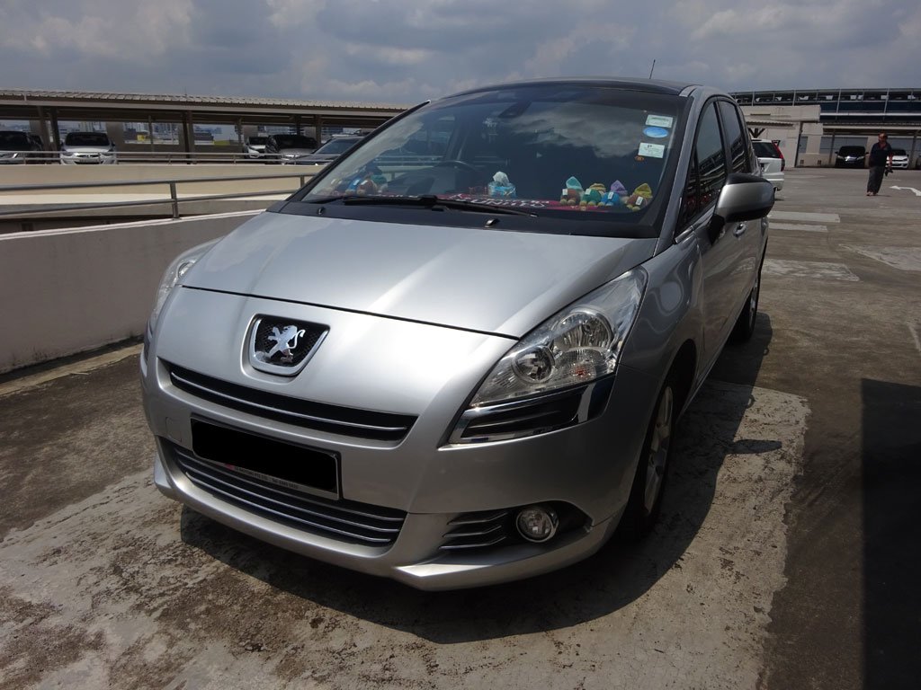 Peugeot 5008 1.6A Turbo Luxury