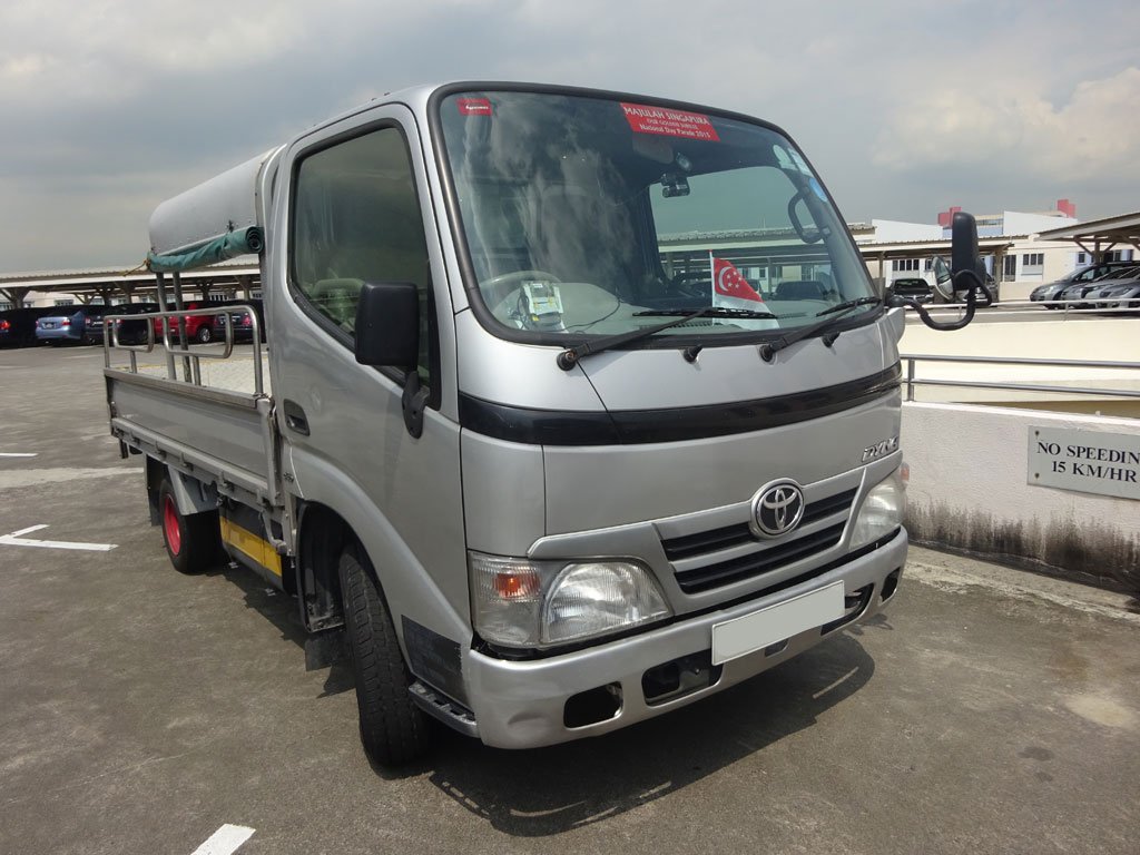Toyota Dyna 150 Manual 3 Seater