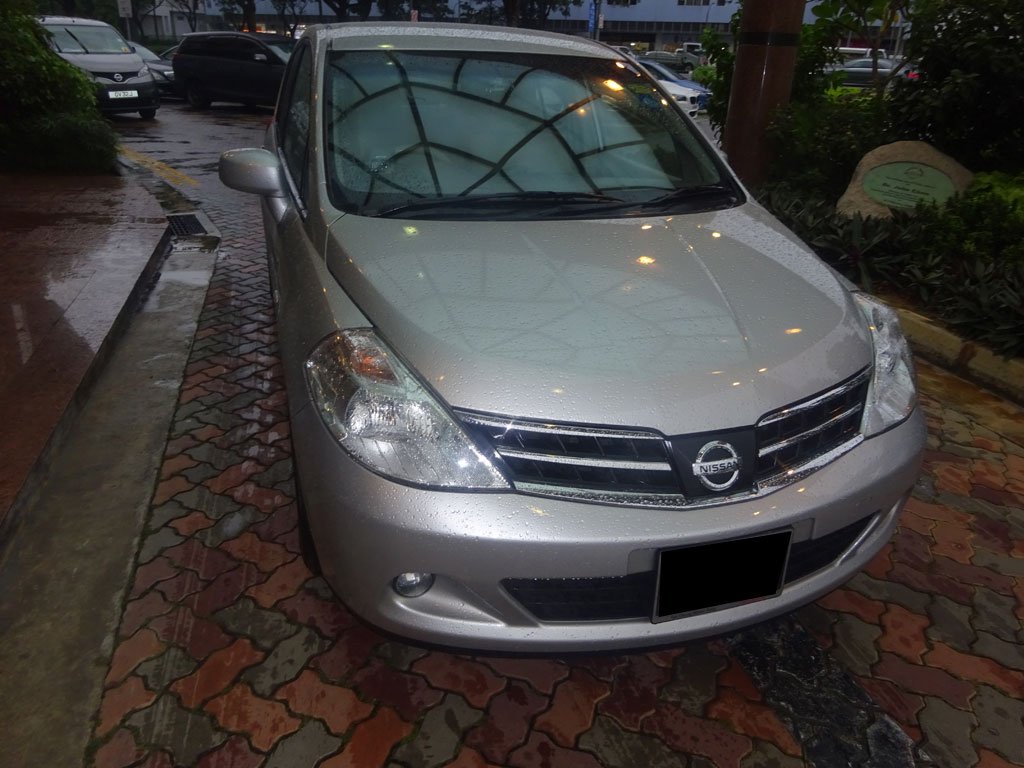 Nissan Latio 1.5A CVT