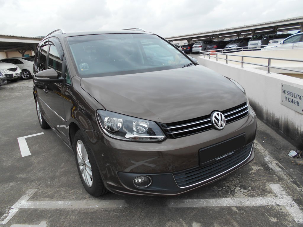 Volkswagen Touran Sport 1.4A TSI Sunroof