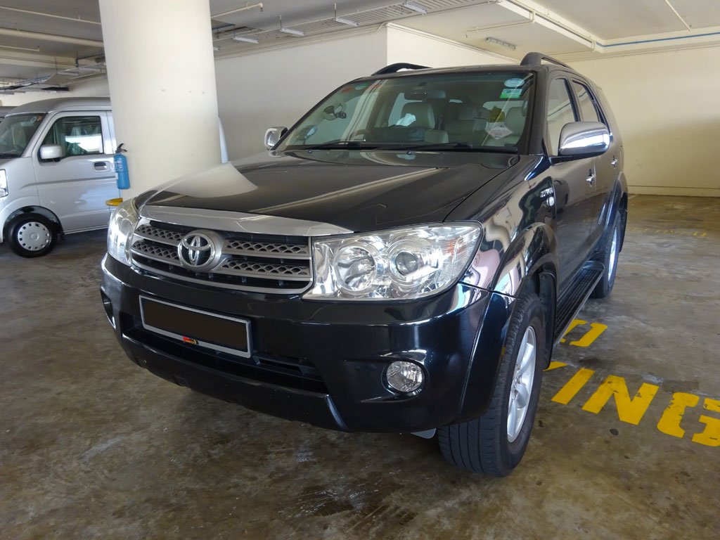 Toyota Fortuner 2.7A 2WD