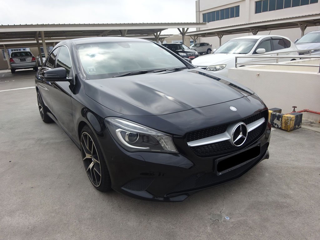 Mercedes Benz CLA200 (R18)