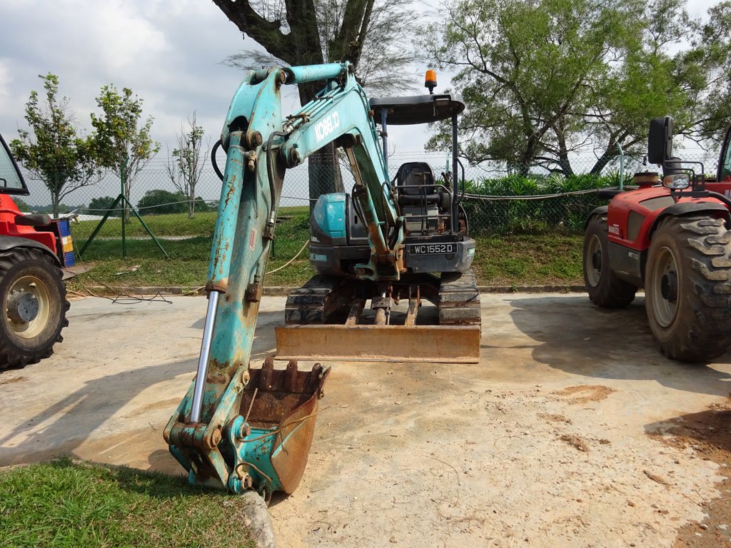 Kobelco SK-40SR-3 (NEA 1) (Scrap/Export Only)