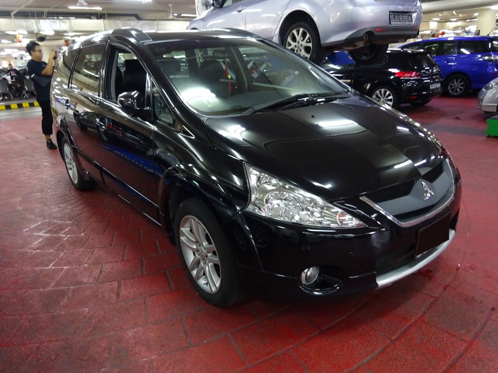 Mitsubishi Grandis 2.4A Sports-Gear