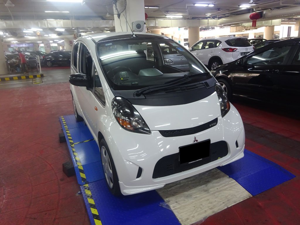 Mitsubishi I-Car Mivec I-Casual