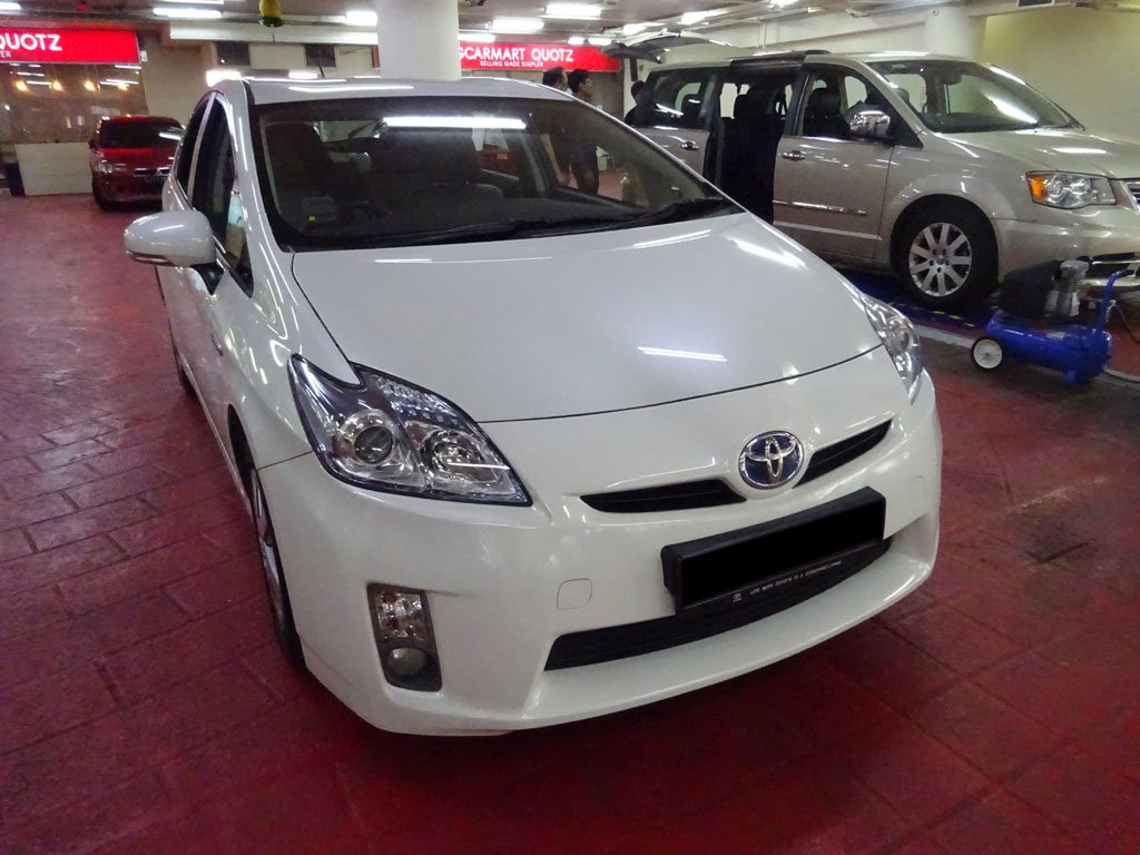 Toyota Prius Auto (Hybrid)