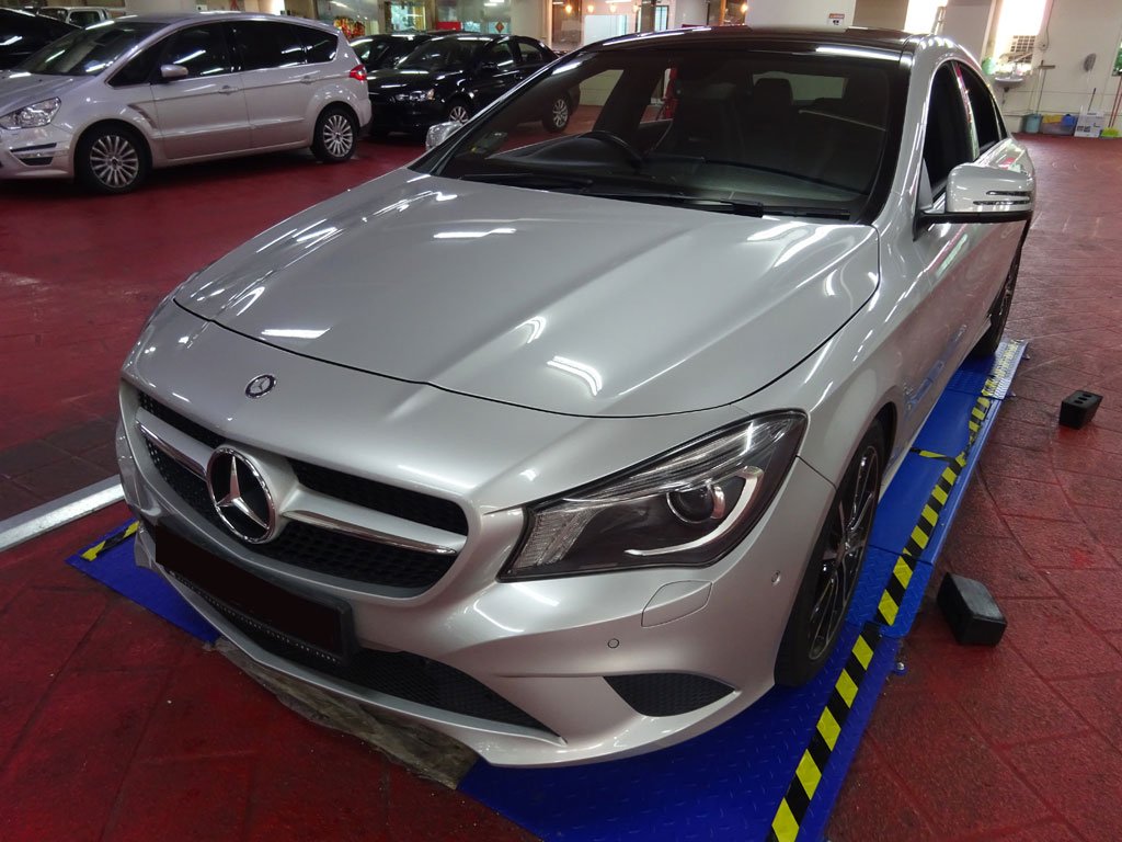 Mercedes Benz CLA 200 (R18 SR)