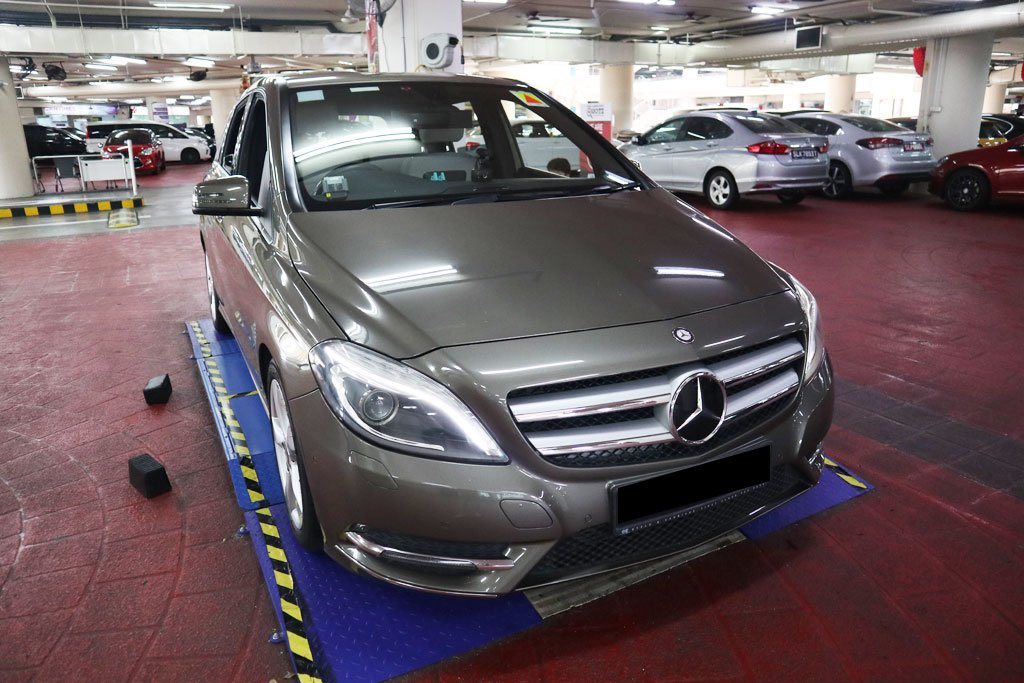 Mercedes Benz B180 (R17 BI)