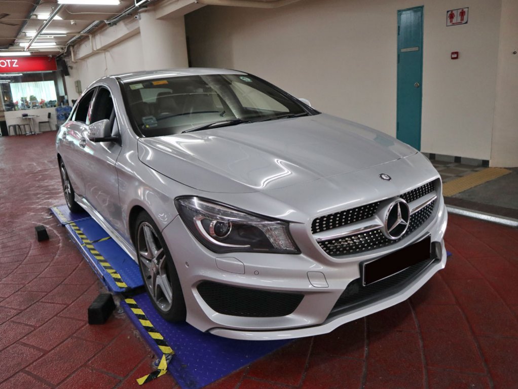 Mercedes Benz CLA200 (R18)