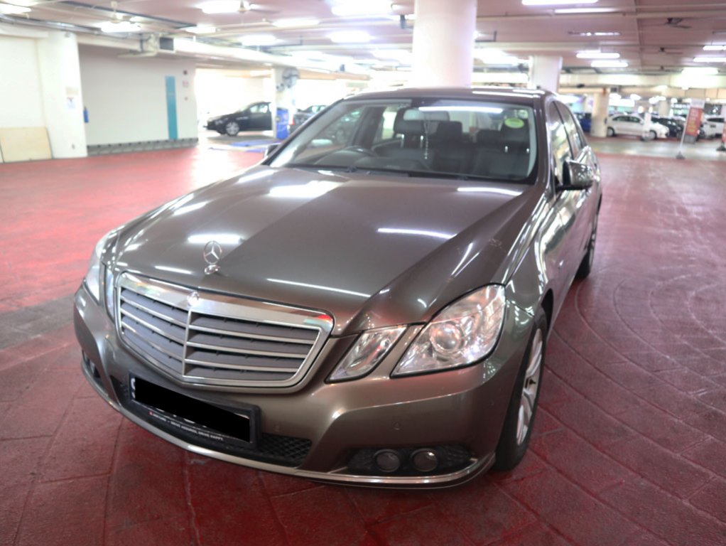 Mercedes Benz E250 CGI A