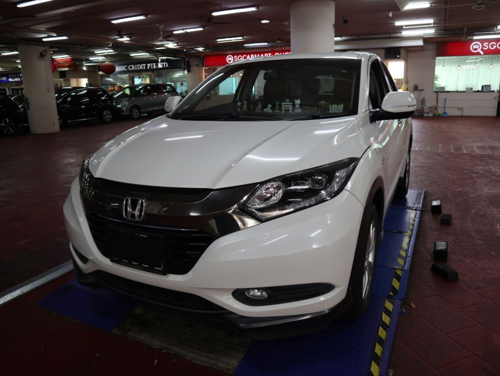 Honda Vezel 1.5A X (Hybrid)