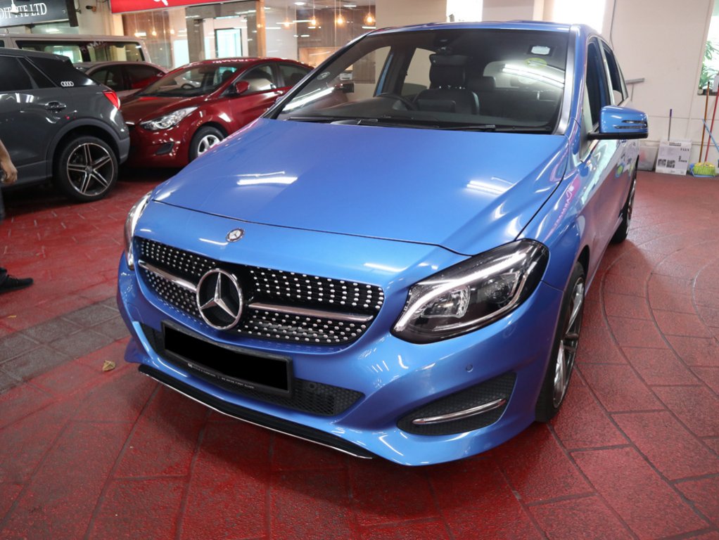 Mercedes Benz B180 Style (R16 LED)