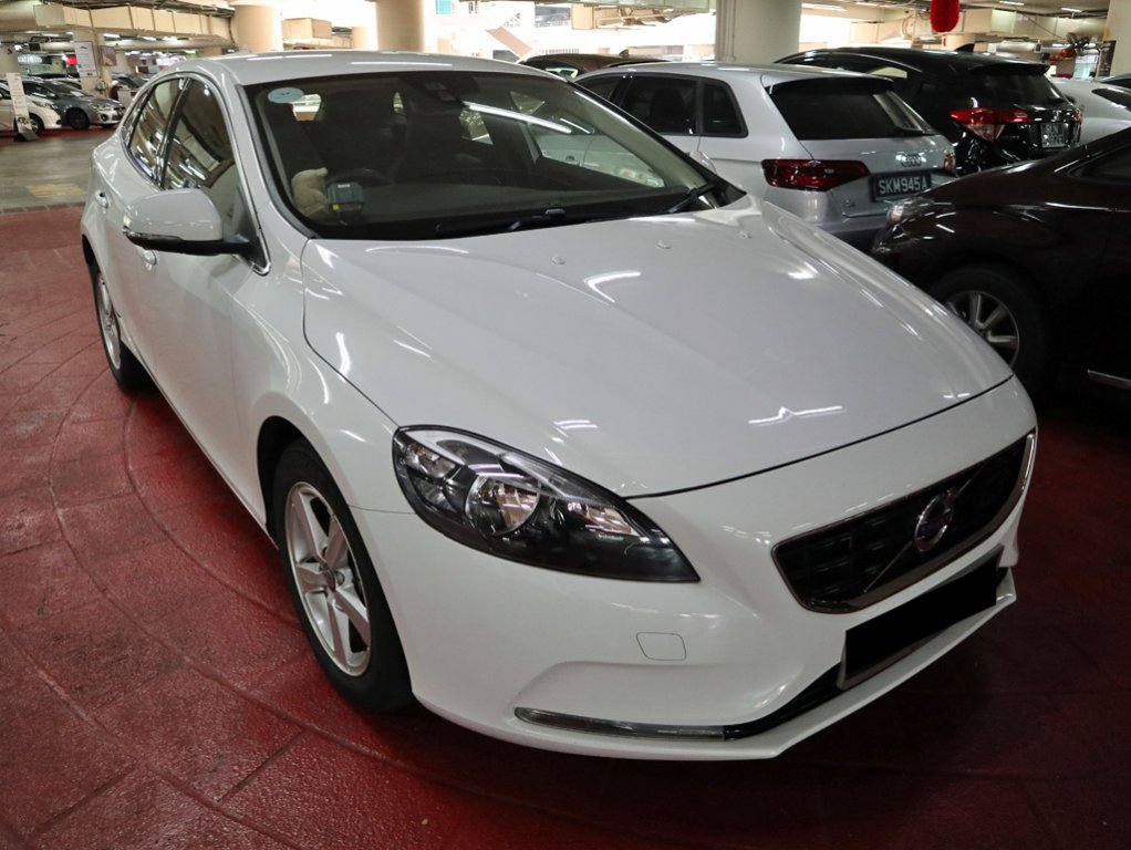 Volvo V40 T2 (A)