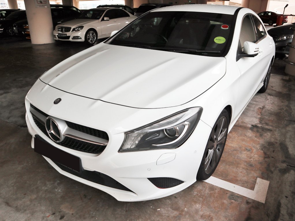 Mercedes Benz CLA200 (R18)