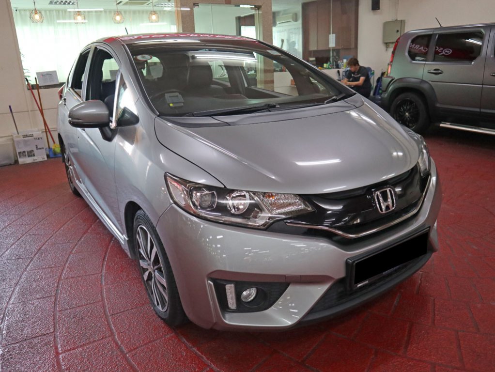 Honda Jazz 1.5A VTIR CVT