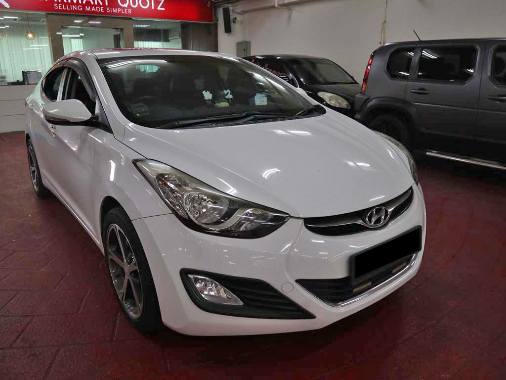 Hyundai Elantra 1.6A Sunroof