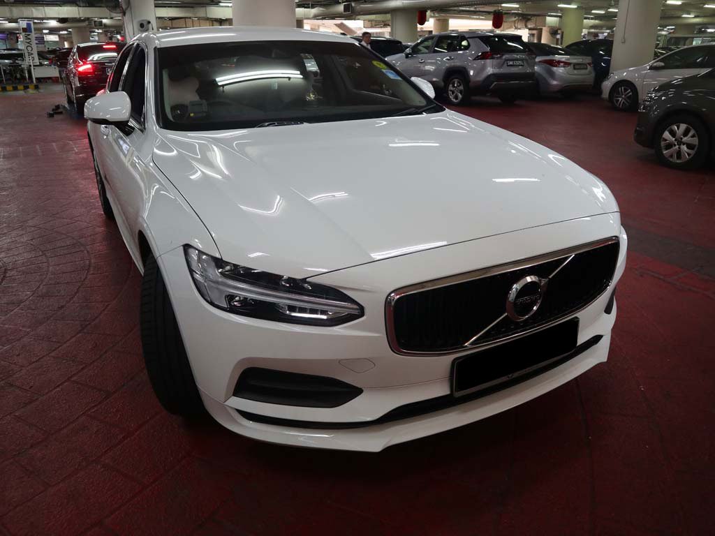 Volvo S90 T5 Momentum