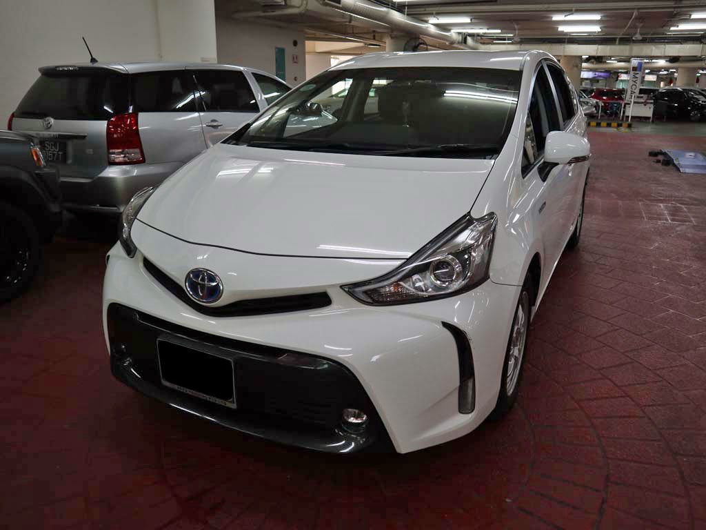 Toyota Prius Alpha Hybrid 1.8S CVT