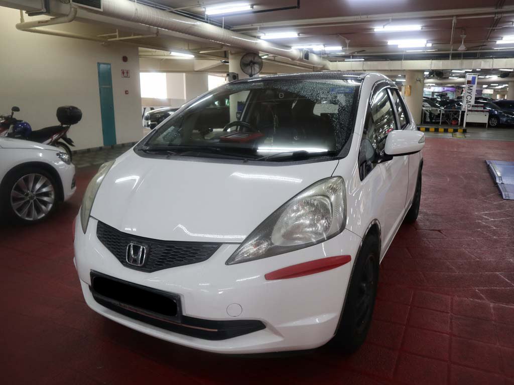 Honda Fit 1.3A G Skyroof (COE till 04/2029)