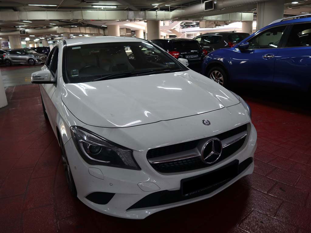 Mercedes Benz CLA180 (R18 BI)