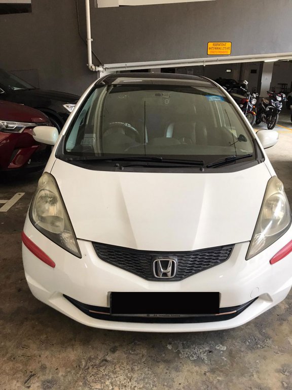 Honda Fit 1.3G Skyroof ( COE till 04/29 )