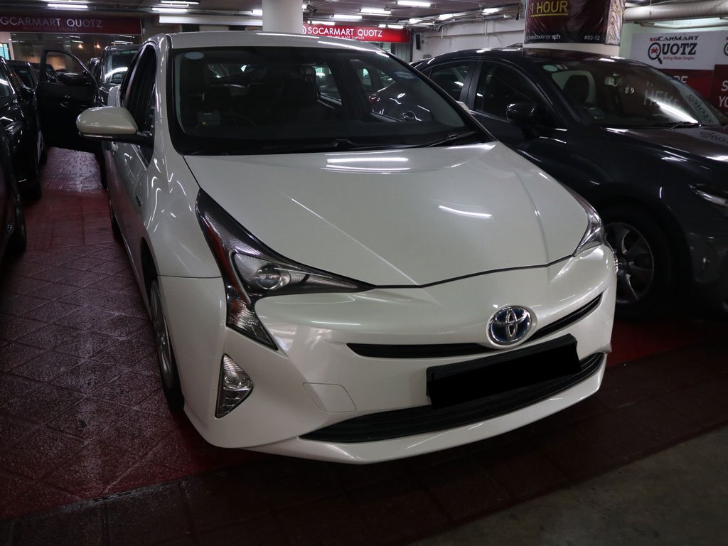 Toyota Prius 1.8A CVT (Hybrid)