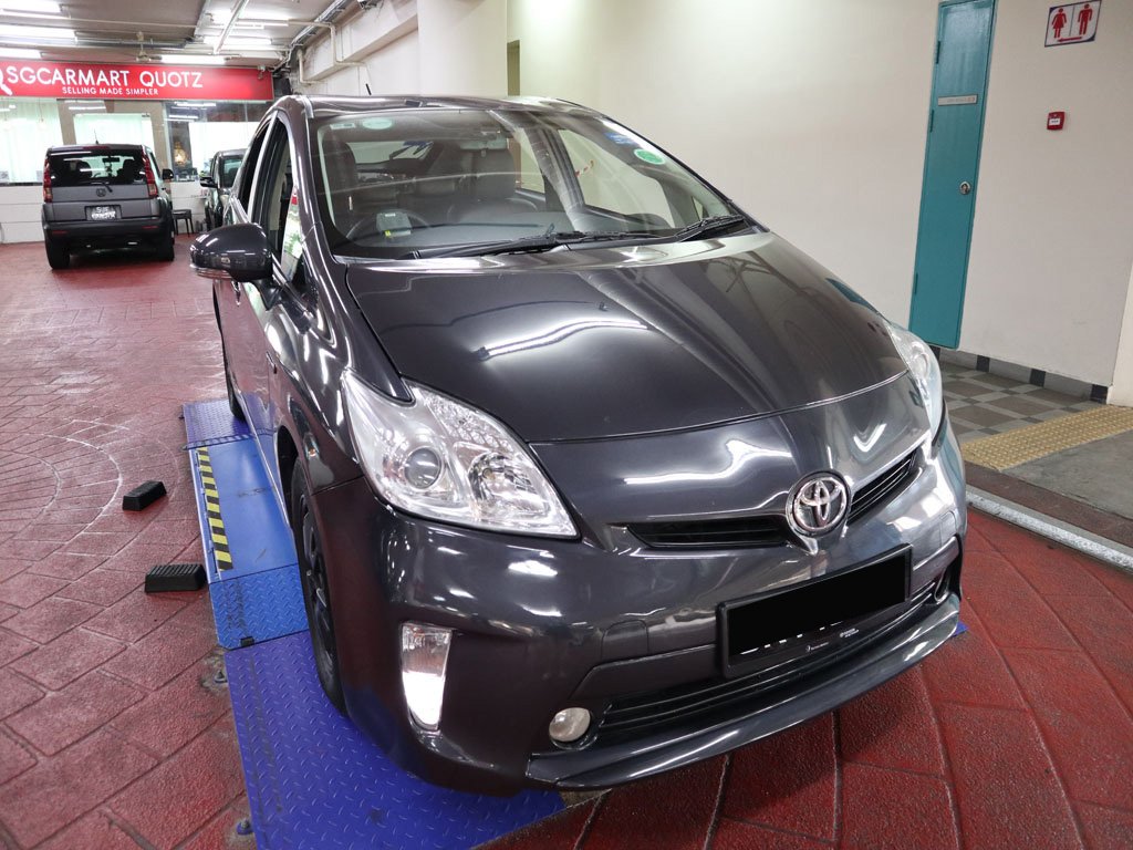 Toyota Prius 1.8A CVT (Hybrid) (38)