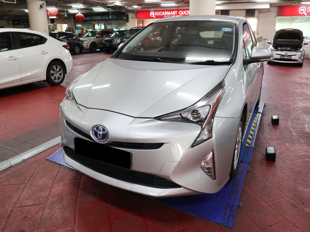 Toyota Prius 1.8A CVT (Hybrid) (05)