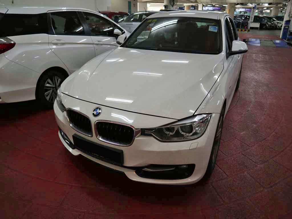 BMW 320I AT