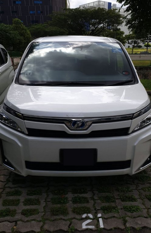 Toyota Voxy Hybrid 1.8V CVT (Hybrid)