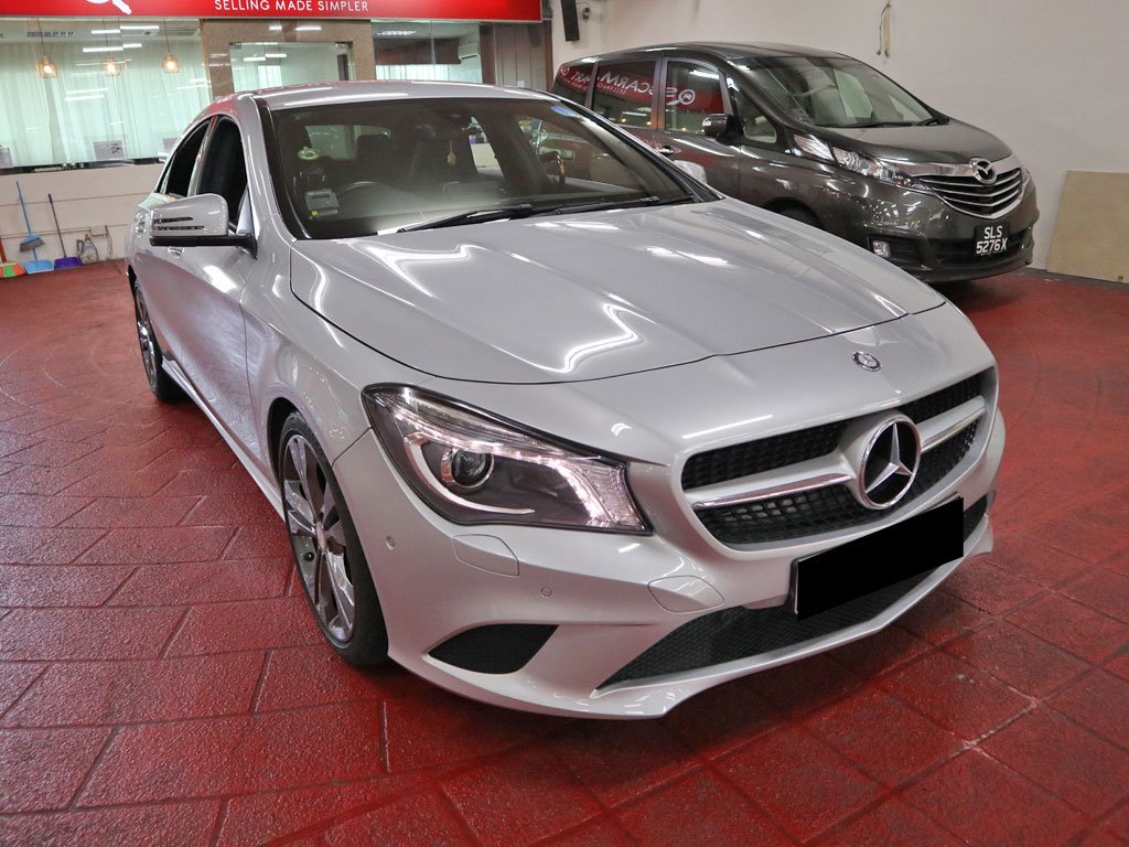 Mercedes Benz CLA180 (R18 BI)