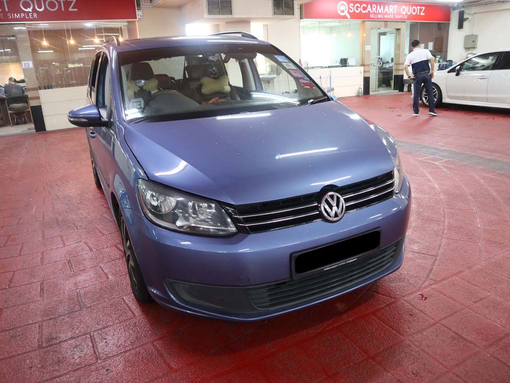 Volkswagen Touran 1.4L AT TSI