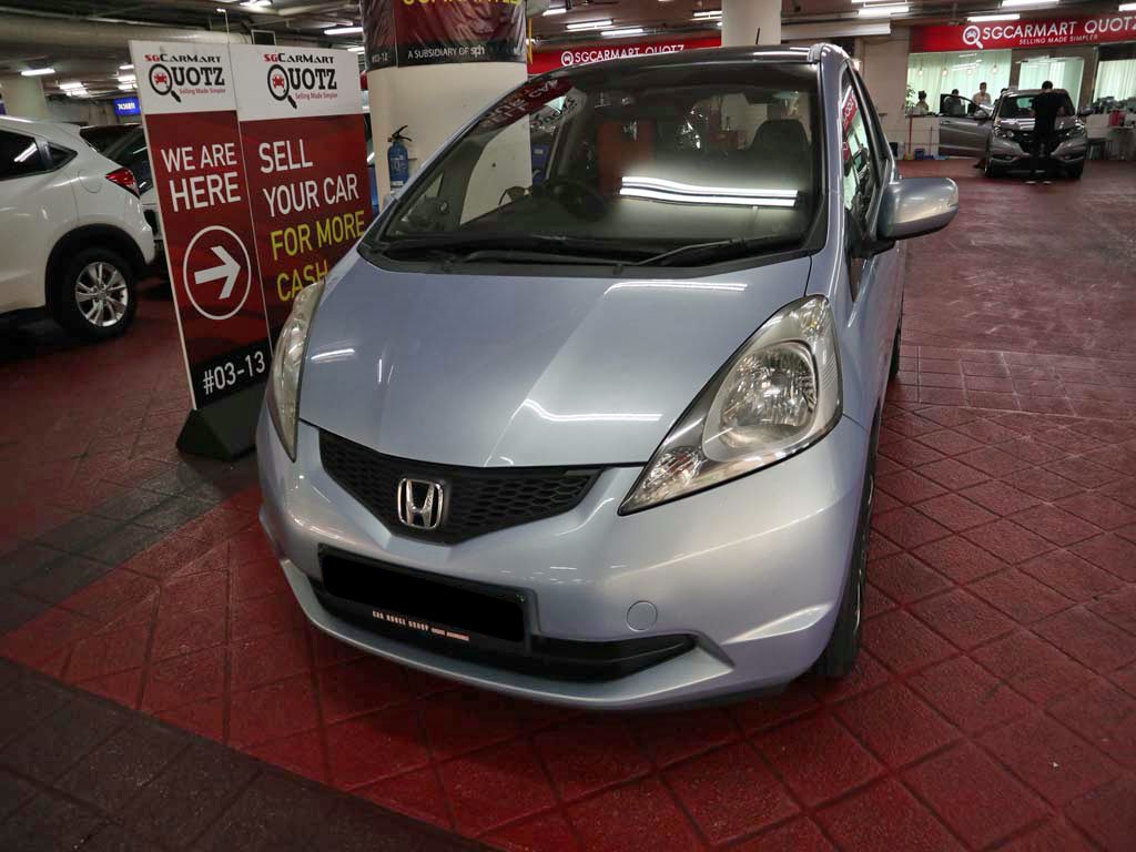 Honda Fit 1.3G Skyroof A (COE till 06/23)