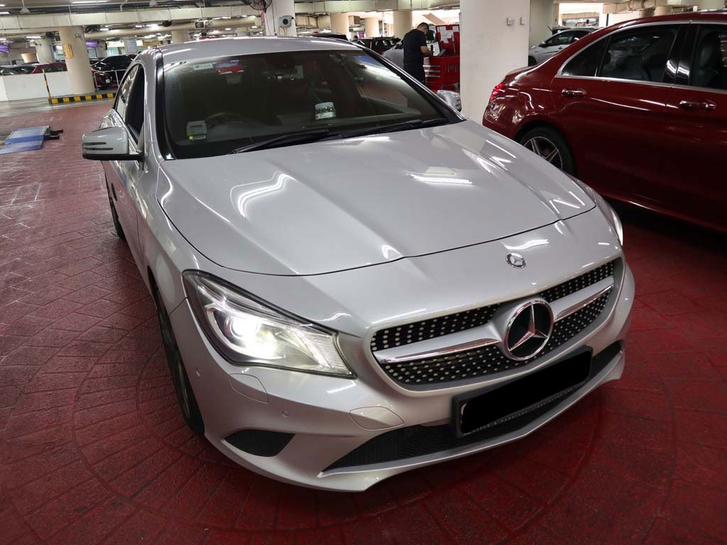 Mercedes Benz CLA200 (R18)