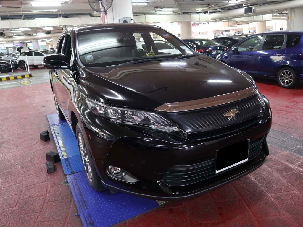 Toyota Harrier Premium 2.0A
