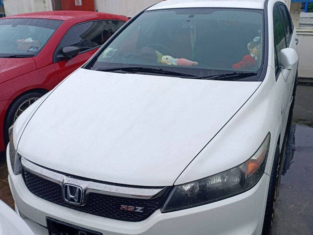 Honda Stream 1.8A RSZ (COE till 08/24)