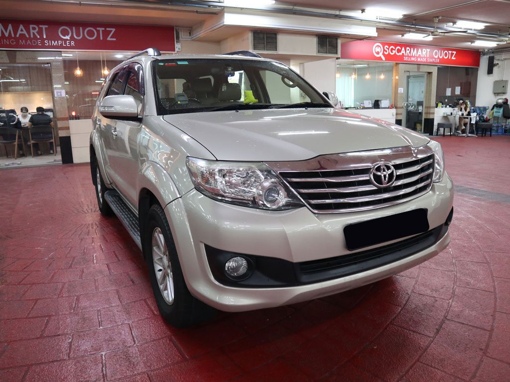 Toyota Fortuner 2.7A