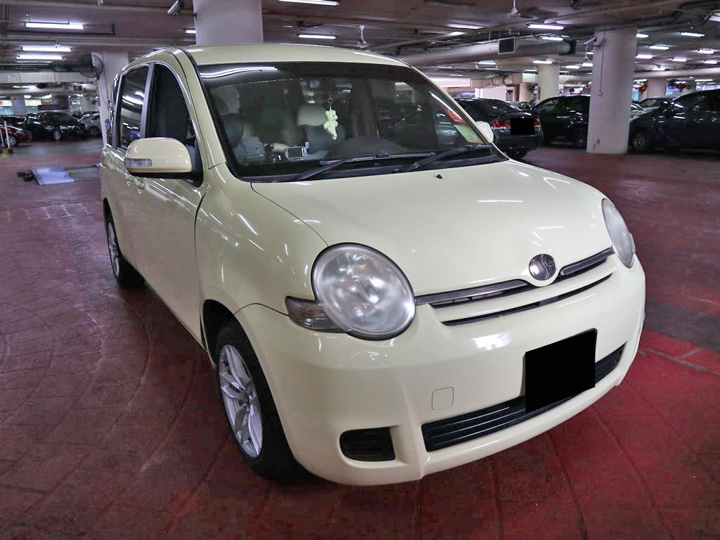 Toyota Sienta 1.5 A (COE till 02/2023)