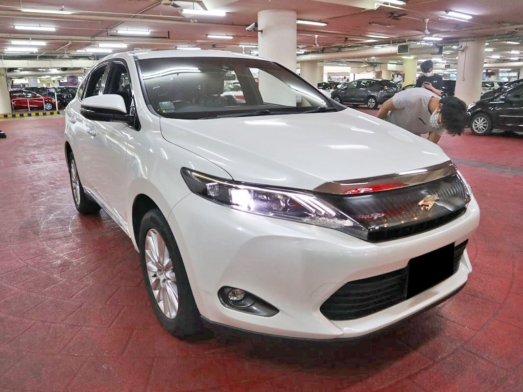 Toyota Harrier Premium 2.0A