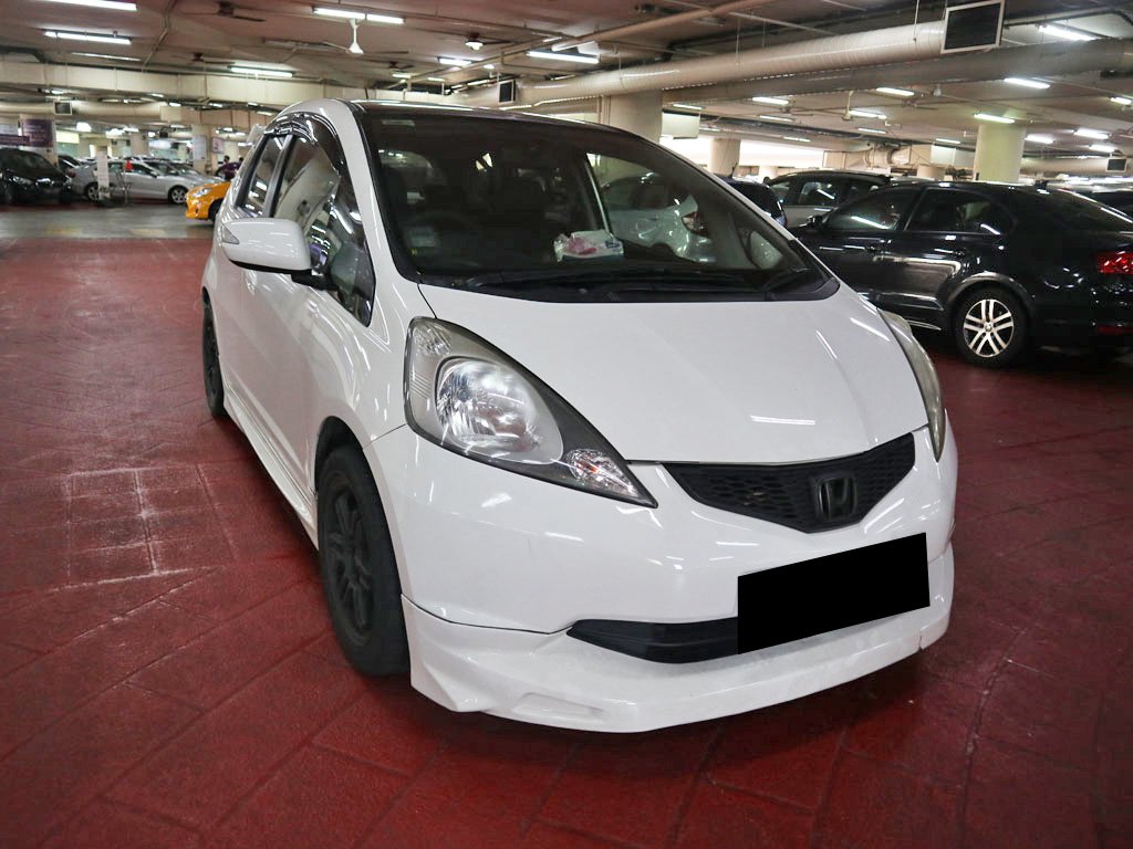 Honda Fit 1.3G Skyroof A (COE till 02/25)